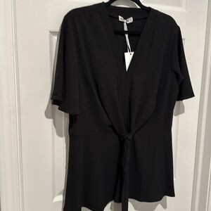 NWT! V-neck Short Sleeve Top — Black, 2XL